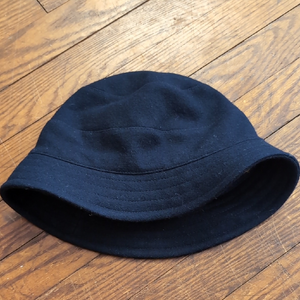 Tsuyumi Navy Blue Wool Blend Bucket Hat